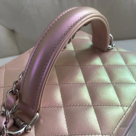 💗✨ CHANEL Iridescent Pink Vanity Top Handle-Crossbody in New/Pristine, Full Set - Picture 7 of 13